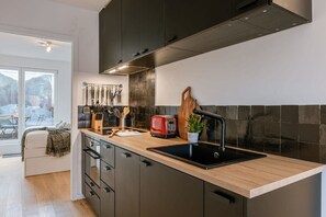 Leilighet | 2 soverom, skrivebord og internett