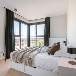 Apartment | 2 bilik tidur, meja, Internet 