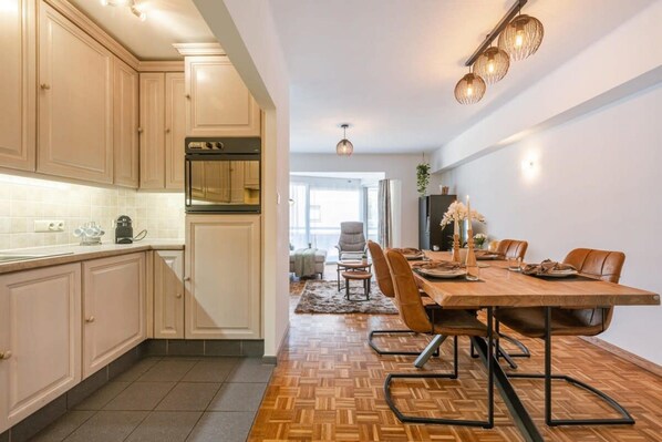 2 bedrooms, Internet - Characterful Apartment With Lateral sea View (Middelkerke)