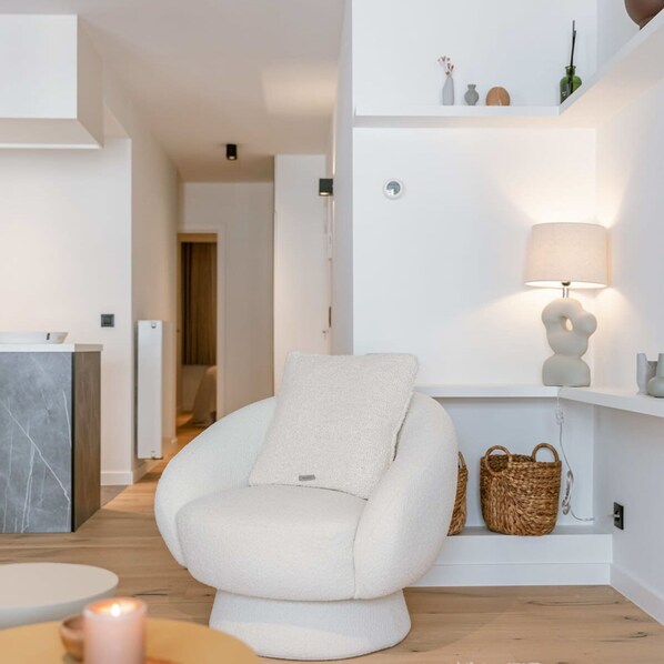 2 bedrooms, desk, Internet - High end Apartment Nearby the Beach in Knokke With Parking (Knokke-Heist)