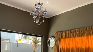 In-room dining - sunsetvistavilla (Cape Town)