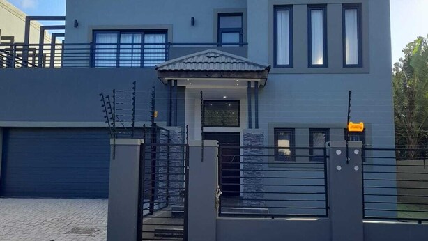 Front of property - sunsetvistavilla (Cape Town)