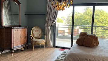 Classic Double or Twin Room, Mountain View | Iron/ironing board