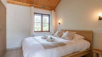 Villa | 5 bedrooms, Internet