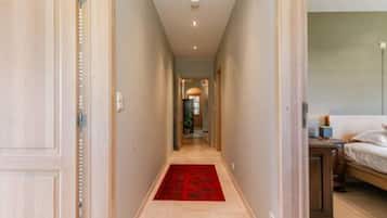 House | 5 bedrooms, Internet