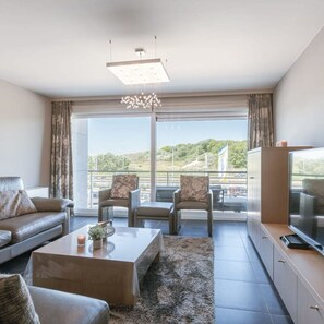 Apartment | 2 bedrooms, Internet - Bright Apartment With Parking Near the Beach (Bredene)