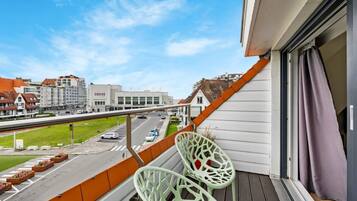 ์ํํธ | 3 ๊ฐ์ ์นจ์ค, ์ฑ
์, ์ธํฐ๋ท