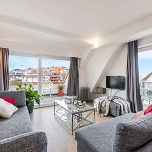 Lejlighed | 3 soveværelser, skrivebord, internet