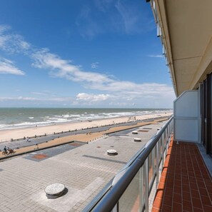 Apartment - Bright Seaview Apartment in Oostende (Ostend)