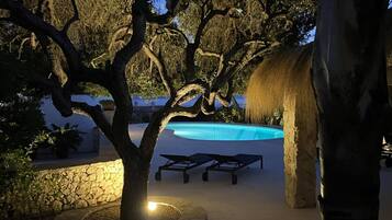 Villa | 5 bedrooms, desk, Internet