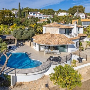 Villa | 5 bedrooms, desk, Internet - Relax in Luxury at This Stunning Seaside Villa (Calpe)