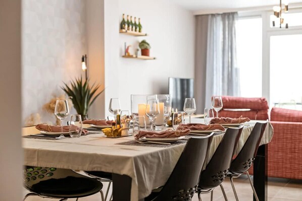 Hus | 3 soverom, skrivebord og internett