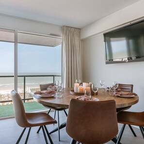 Apartment | 2 bedrooms, Internet - Frontal Seaview Apartment in Blankenberge (Blankenberge)