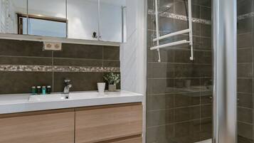 Apartment | 2 bedrooms, Internet