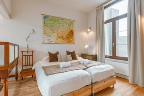 House | 3 bedrooms, desk, Internet - Charming Mansion in Vibrant Antwerp (Antwerp)