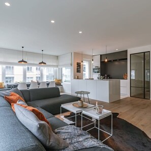 3 bedrooms, Internet - Stunning Central Apartment in the Heart of Knokke (Knokke-Heist)