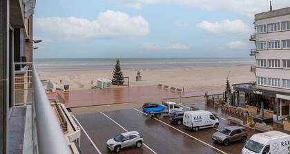 Charming and Cozy Apartment With sea View