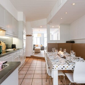 House | 5 bedrooms, Internet - BE OST Edmo 11 in Oostende (Ostend)