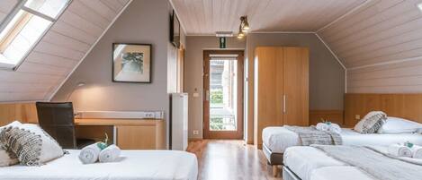 House | 6 bedrooms, Internet