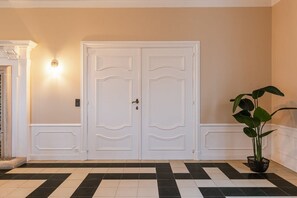 Villa | 5 Schlafzimmer, Schreibtisch, Internetzugang