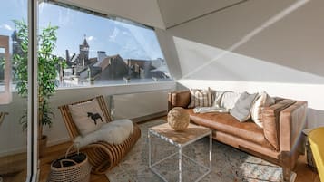 Apartment | 2 bedrooms, desk, Internet