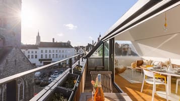 Apartment | 2 bedrooms, desk, Internet