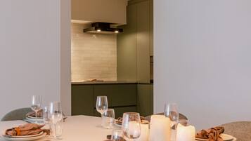 3 bedrooms, Internet