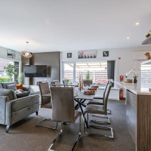 House - Spacious House With Garden and Parking (Blankenberge)