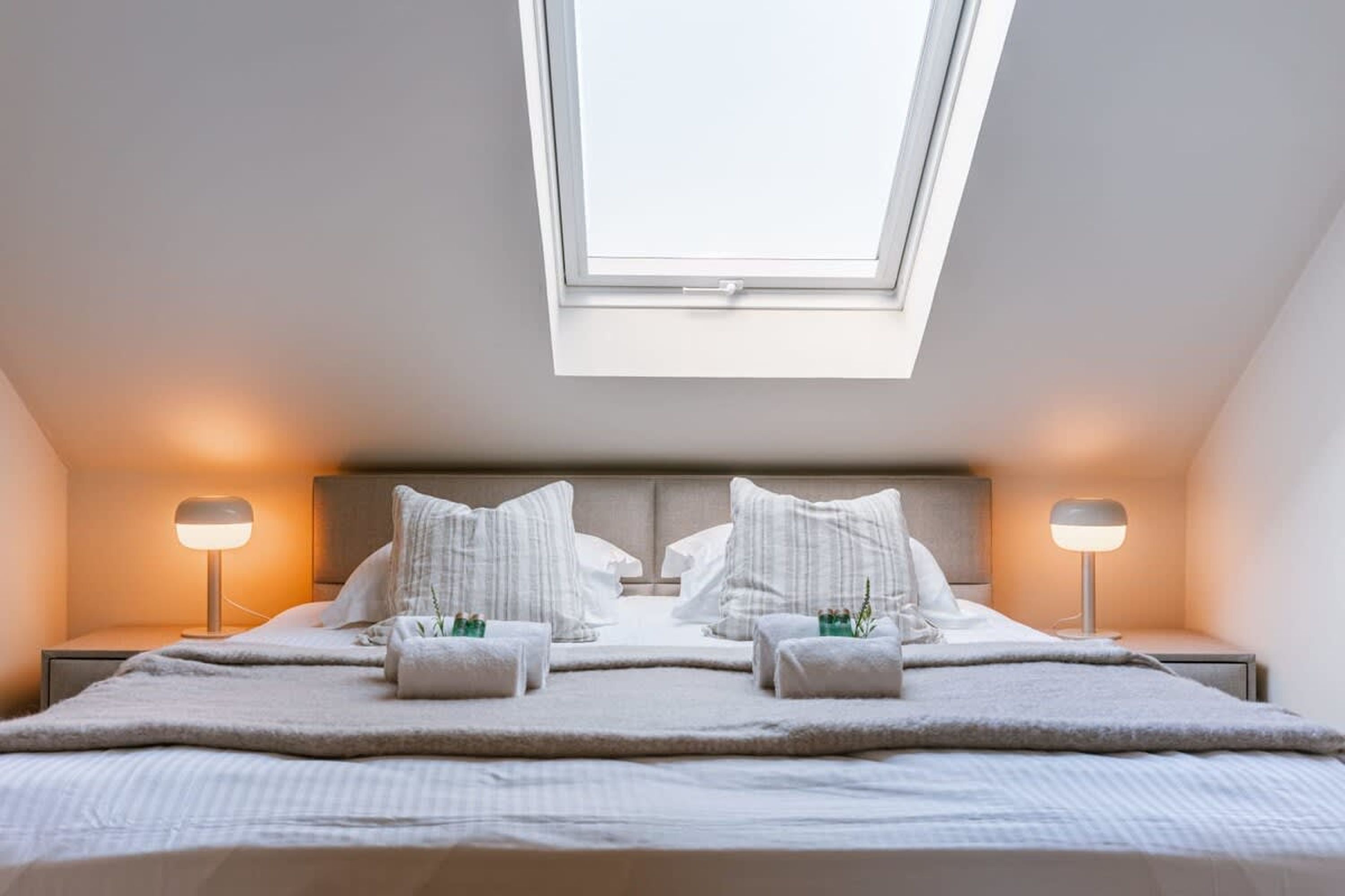 Hus | 6 soverom, skrivebord og internett