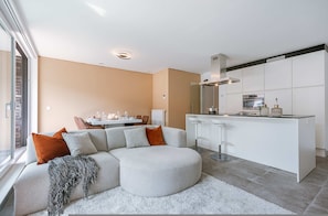 2 bedrooms, Internet - Modern Apartment With Sunny Terrace in Ostend (Ostend)