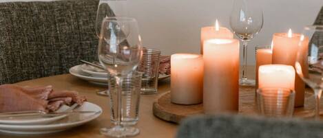 2 عدّة غرف نوم وخدمة الإنترنت