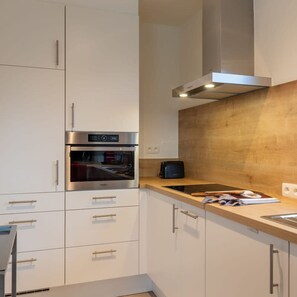 Villa | 4 bedrooms, Internet - Spacious Getaway Close to the Beach and Airport (Ostend)