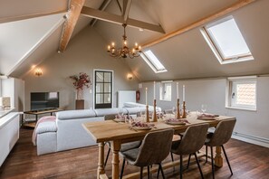 アパートメント | 2 室のベッドルーム、インターネットアクセス