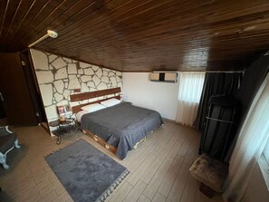 Basic Double or Twin Room, Partial Sea View | Free WiFi - hotel budapest (Seferihisar)