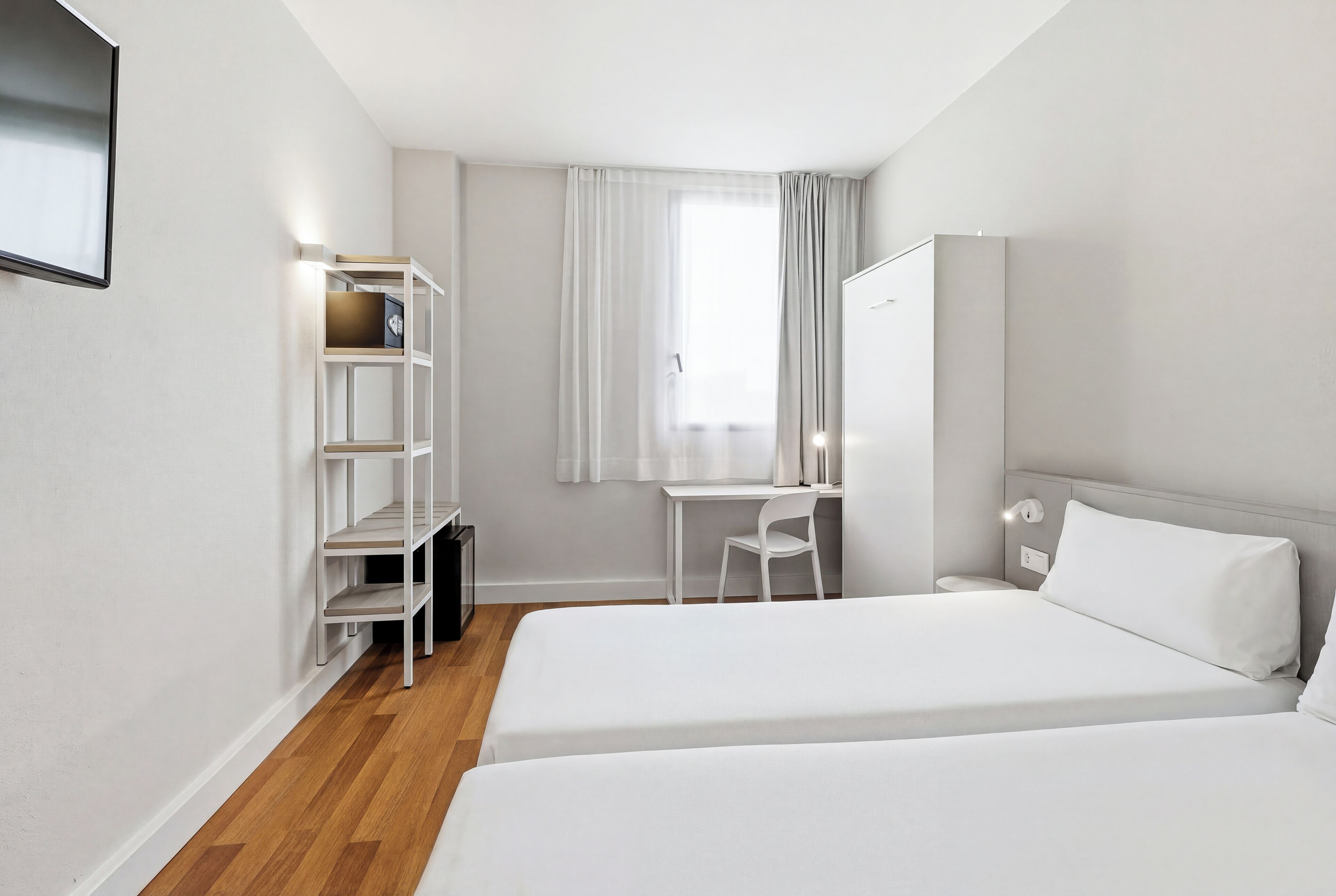 デラックス ダブルルーム | ミニバー、セーフティボックス (室内)、デスク、防音設備