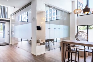 Zona de estar del vestíbulo