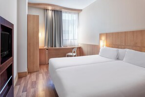 Minibar, coffres-forts dans les chambres, bureau, chambres insonorisées