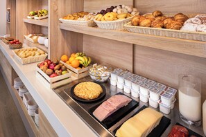 Dagelijks continentaal ontbijt (toeslag)