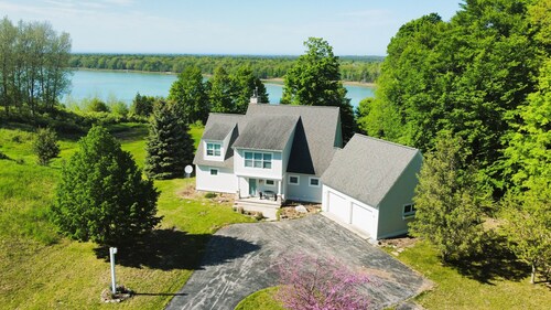 Sandhill House - Large and Spectacular Lakefront Home with Water Toys!
