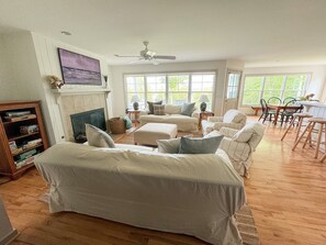 Smart TV, fireplace - Sandhill House - Large and Spectacular Lakefront Home with Water Toys! (Beulah)