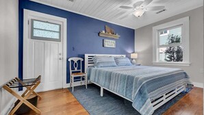Room - Turtle Time- Charming 3BR Getaway Near Kure Beach (Kure Beach)
