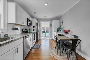 Fridge, microwave, oven, stovetop - Turtle Time- Charming 3BR Getaway Near Kure Beach (Kure Beach)