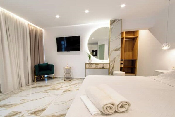 1 bedroom, iron/ironing board, WiFi, bed sheets - ΔVO Luxury Apartment (Αγιος Νικολαος)