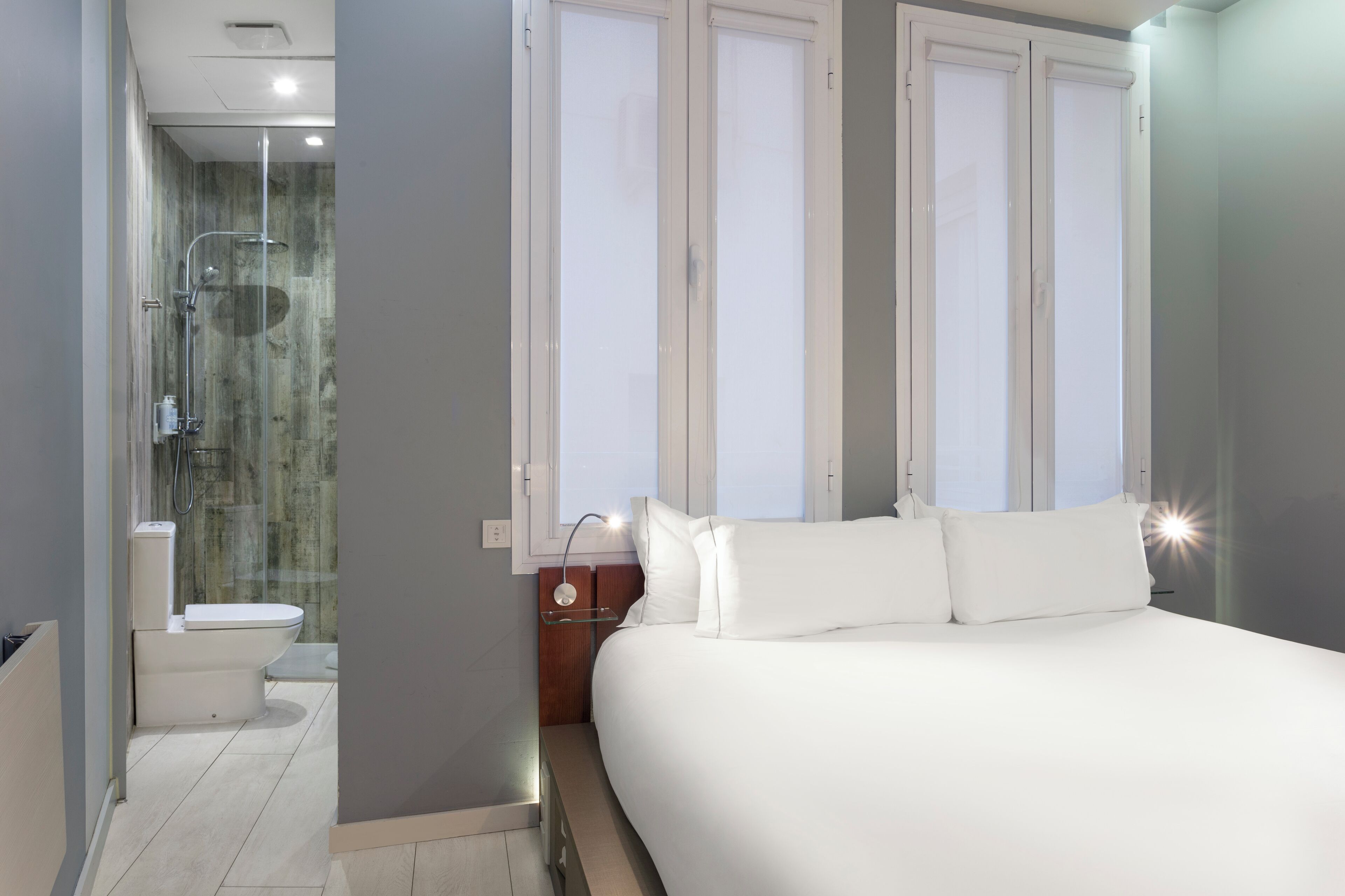 Double Room | In-room safe, soundproofing, iron/ironing board, free WiFi