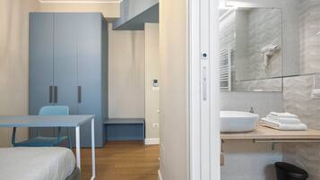 3 Schlafzimmer, BĂŒgeleisen/BĂŒgelbrett, WLAN, BettwĂ€sche