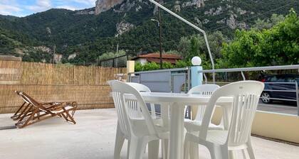 Kamena Home Apartment in Kamena Vourla