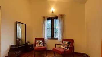 Family Villa, Balcony, Mountain View | 3 bedrooms, individually decorated, individually furnished