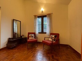 3 habitaciones, decoración personalizada y muebles diferentes 