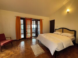 3 bedrooms, individually decorated, individually furnished