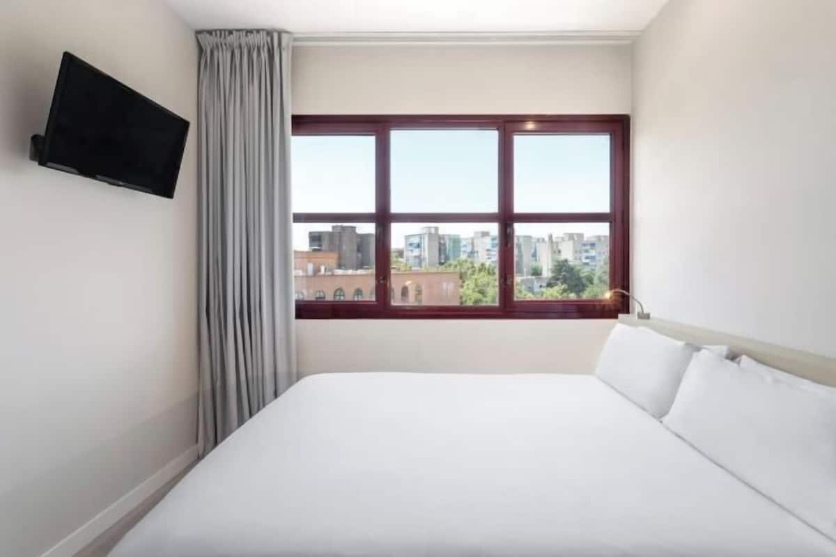 In-room safe, desk, iron/ironing board (on request), free WiFi